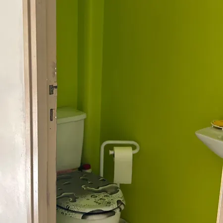Shared House Les Louves *